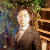 松井 勇策